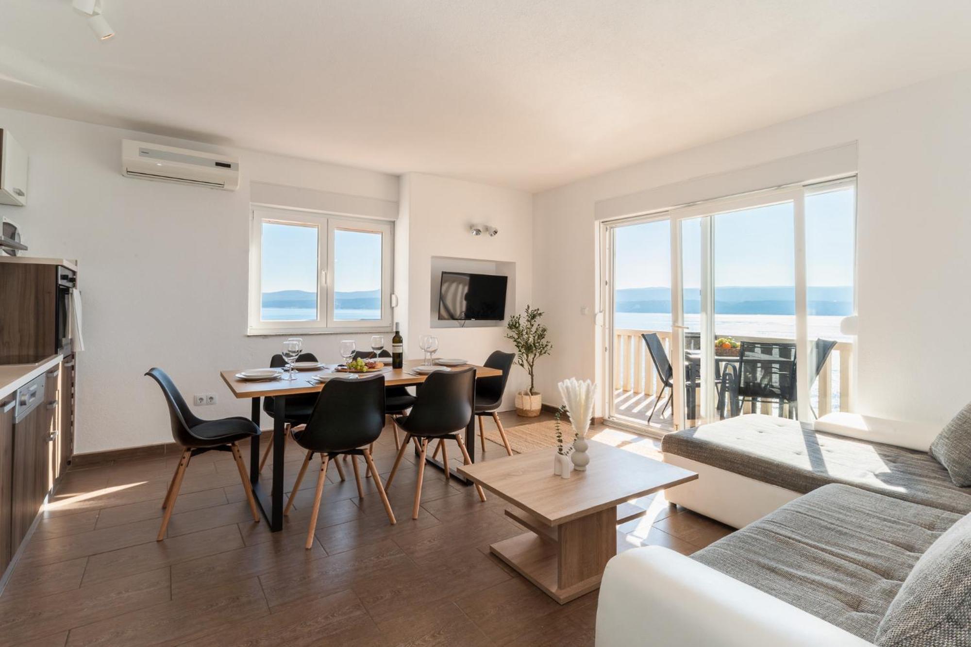 Apartment Sunny Hill With Rooftop Pool Celina